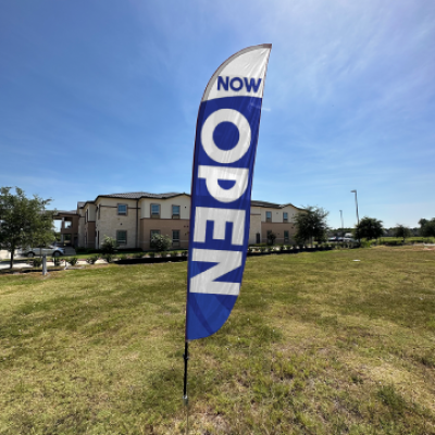 Infographic illustrating how to choose the right text size for maximum visual impact in signage and displays.